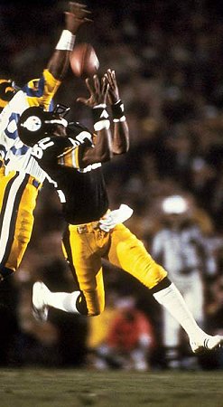Steelers WR John Stallworth hauls in the go-ahead TD pass. (SI)