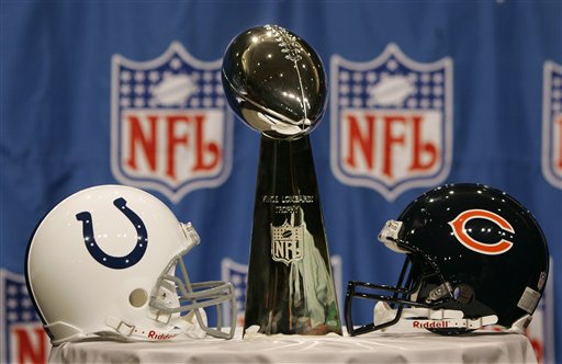 Indianapolis vs. Chicago / Lombardi Trophy (AP/Michael Conroy)